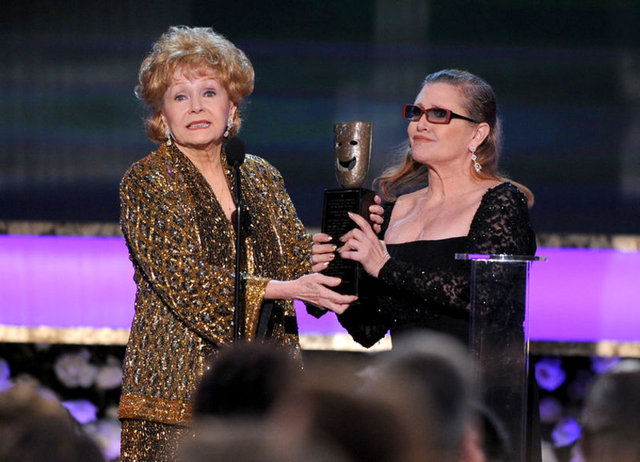 CARRIE FISHER, DEBBIE REYNOLDS