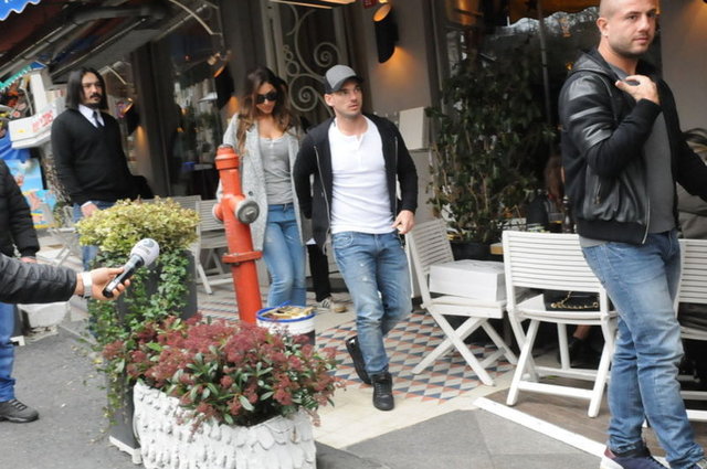 YOLANTHE CABAU - WESLEY SNEIJDER