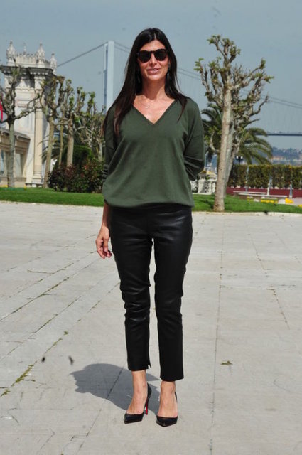 ZEYNEP ÜSTÜNEL