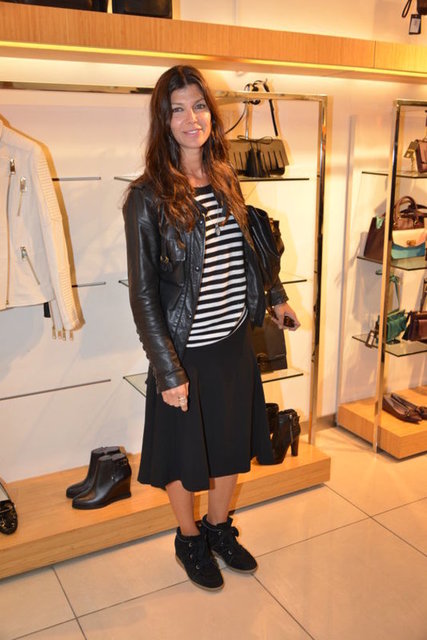 ZEYNEP ÜSTÜNEL