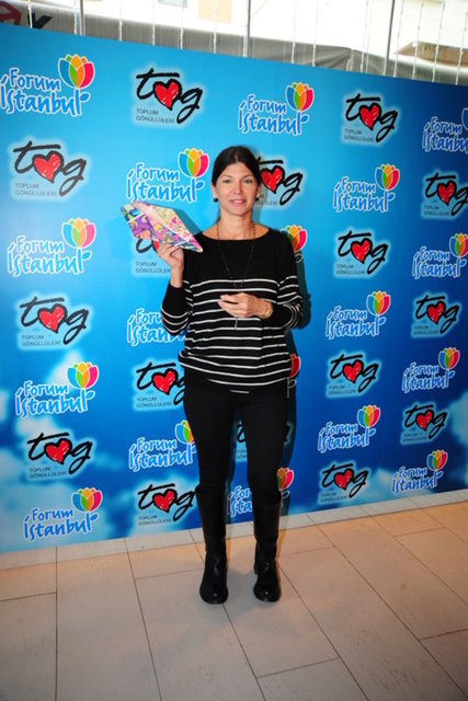 ZEYNEP ÜSTÜNEL
