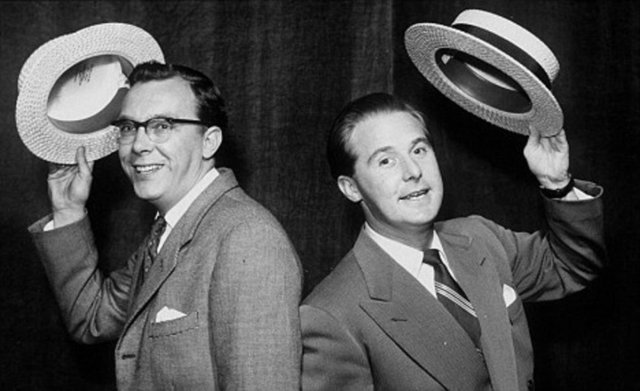Eric Morecambe ve Ernie Wise gençken.