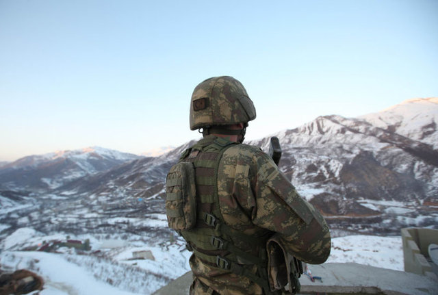 Bu kapsamda göreve ilk başlayan askerler 3 yıllık ilk sözleşmelerini tamamlama ve "devam ya da tamam" kararını verme aşamasına geldi.