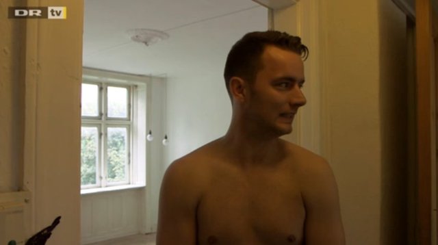 DR 3 kanalının görüşlerini aldığı sokaktaki vatandaşın çoğunluğu, programı ilginç bulduklarını, sokakta, alışverişte çıplak insan görmeyi yadırgamadıklarını belirtirken, bazıları özgürlükte aşırıya kaçıldığı görüşünü savundular.