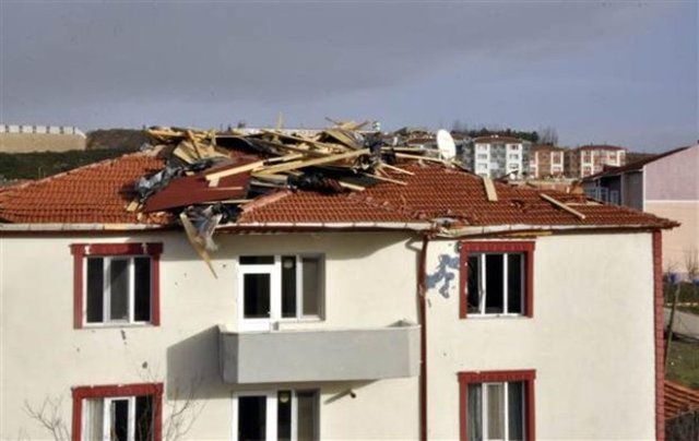 İşte Türkiye'deki lodos esaretinin fotoğrafları...