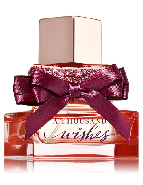 Bath & Body Works'ün Sevgililer Günü'ne özel koleksiyonunda bulunan,  A Thousand Wishes bu özel gün için çok şık bir hediye seçeneği olabilir. 99 TL.