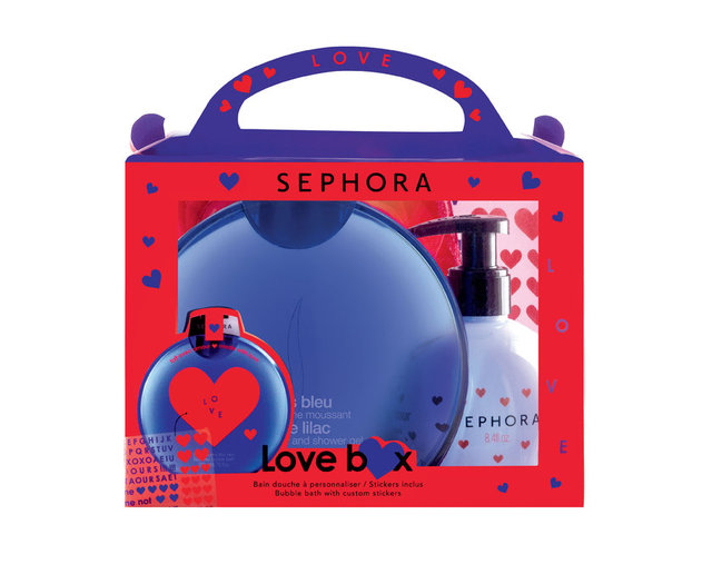 Bakımına özen gösteren sevgililere özel bir seri ve bu seriden harika bir "Love Box". Sephora'ya bir uğrayın derim.  49.90 TL.