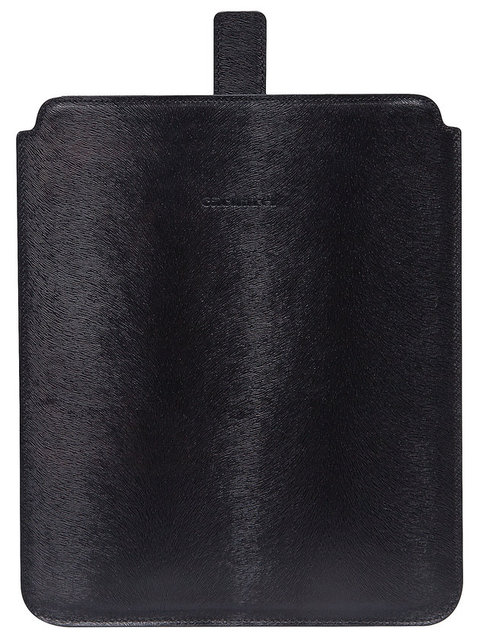 Günümüzde tablet kullanmayan yok denebilir. Teknolojiyi yanında taşımayı seven sevgilinize şık bir tablet kılıfı hediye edin. Cacharel 129 TL.