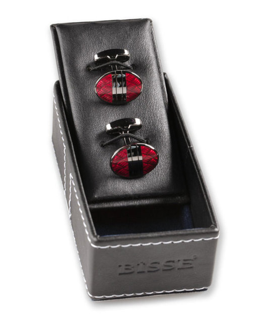 Kol düğmesi bir erkeğe alınabilecek en güzel hediyelerden biri. Aşkın renginde Bisse kol düğmeleri de seçenekleriniz arasında.