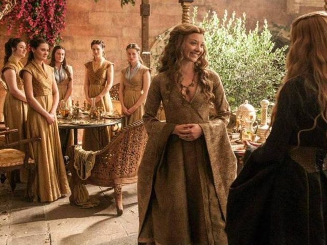 Margaery Tyrell rolünde Natalie Dormer.