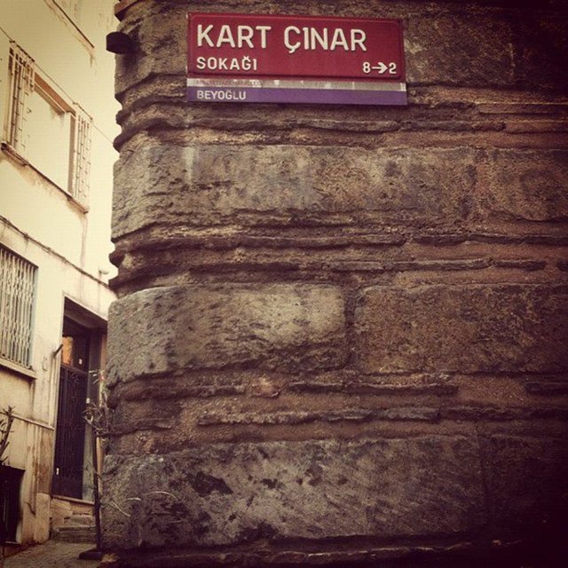 Kart Çınar Sokağı - Beyoğlu