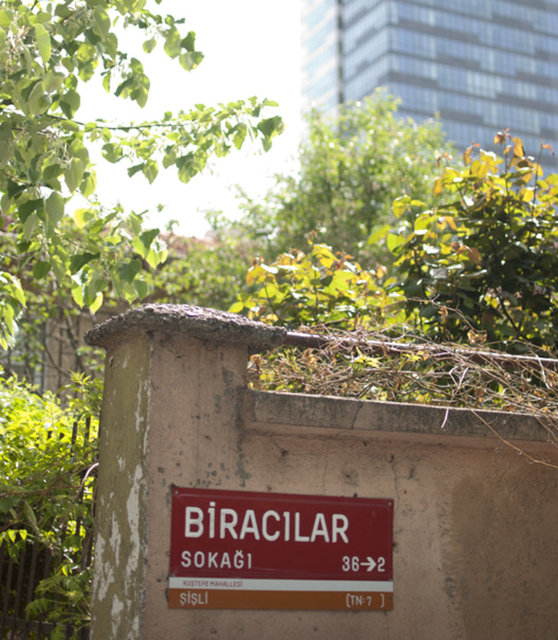 İşte diğer enteresan isimlere sahip olan İstanbul saokakları - BİRACILAR Sokağı