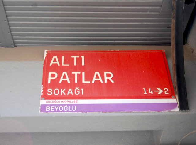 Altı Patlar Sokağı – Cihangir