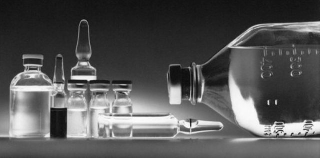 Birinci grup kanser hücrelerini öldüren ilaçlardır, ikinci grup ise son yılda kullanılan hedefe yönelik ilaçlardır.