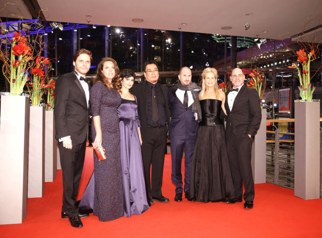 Berlinale Uluslararası Jüri Başkanı ve yönetmen Darren Aronofsky, Perulu yönetmen, yazar ve yapımcı Claudia Llosa ve Alman aktör Daniel Bruehl de açılışa katıldı.