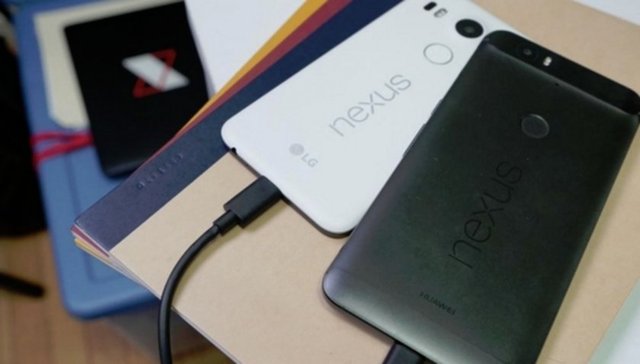 USB Type C, daha hızlı şarj, daha hızlı veri transferi, kablo üzerinden aynı anda video aktarımı ve şarj gibi yeteneklere sahip. En önemlisi, kabloyu her iki yönde de takmanıza izin vermesi. -