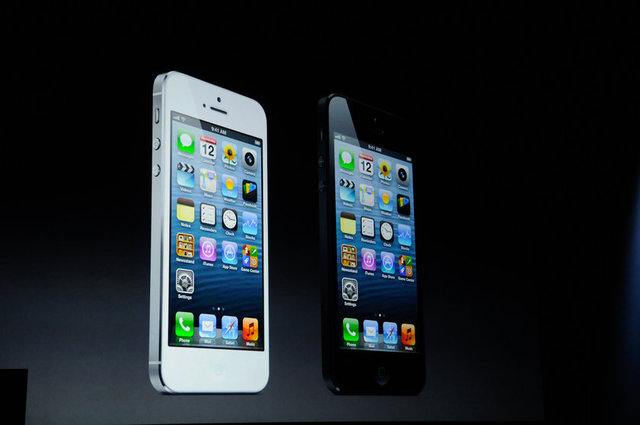Yıllardır gizli tutulan  bu uygulamalara bazı hackerlar zamanla erişmeyi başardı veya Apple çalışanlarının yanlışlıkla kablosuz taşıyıcılar tarafından müşterilerine gönderilen test cihazları üzerinde bulunarak ortaya çıktı.  -