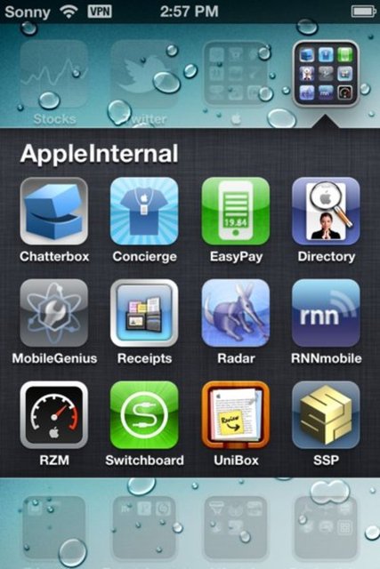 Red Zone Mobile - RZM, perakendecilerin önceki yıllara göre performanslarını karşılaştırmak için Apple Store yöneticileri tarafından kullanılan bir uygulama. Uygulama dahili satış bilgilerini görüntüler. -