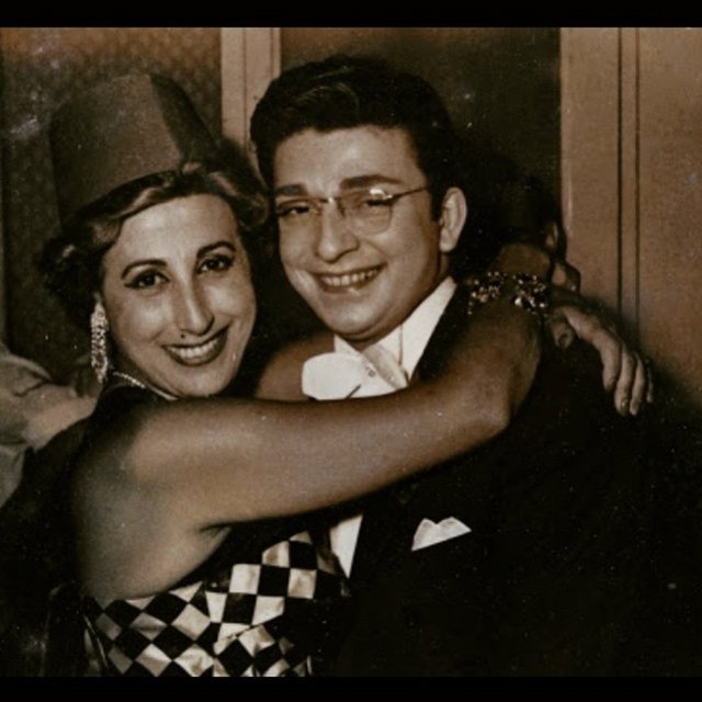 BİRCE AKALAY  - Nur içinde yat,mekanın cennet olsun Müzeyyen Senar..Çok üzgünüm.. artık yok onlar gibisi ve asla daha gelmeyecek..Türk sanat müziği öksüzdü şimdi de yetim kaldı..Allah mekanını cennet eylesin.. -