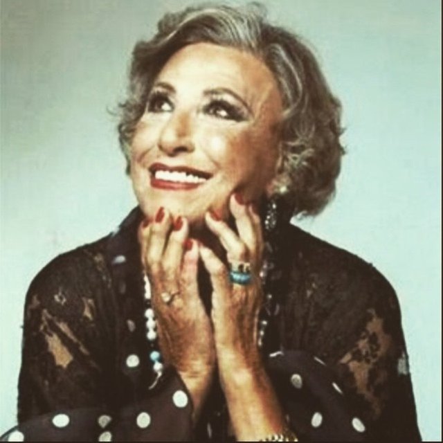 EBRU GÜNDEŞ  - Duayenimiz,Büyük Ses, Büyük Usta Müzeyyen Senar vefat etmiş. Türk Müziğinin ve tüm Türkiye'nin başısağolsun...Allah rahmet eylesin