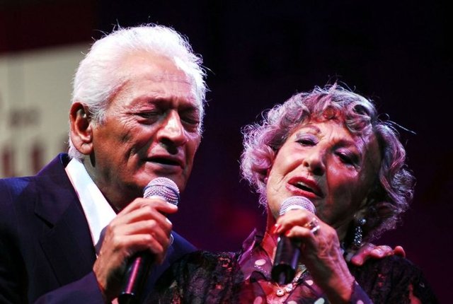 SİYASİLERDEN TAZİYE MESAJLARI  - ÖMER ÇELİK  - "Sanatçı kimliği ve hayat verdiği birbirinden güzel eserle gönlümüzde müstesna bir yer bulan Müzeyyen Senar'ı kaybetmenin derin üzüntüsü içindeyiz. -