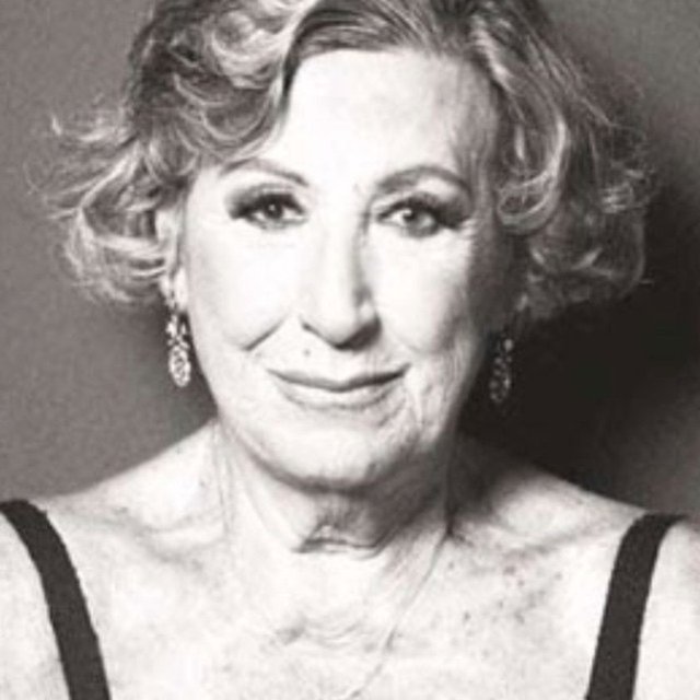 GÜLBEN ERGEN   - Canımız,tavrına hayran olduğumuz Müzeyyen Senar'ımız... Yerin dolmayacak,sesin,üslubun peşinden nice yorumcular getirecek ama sen hep başka kalacaksın. Huzurla uyu