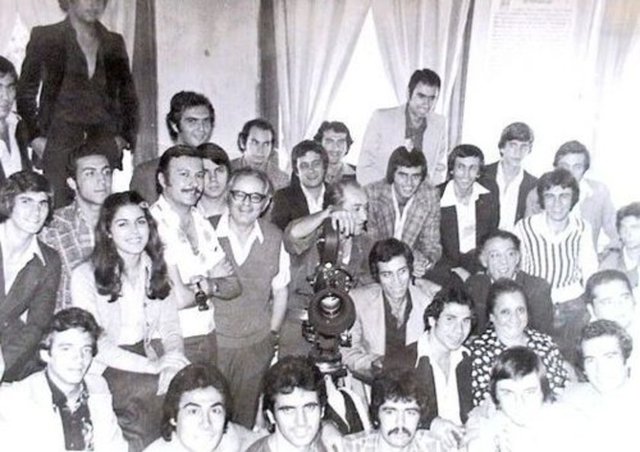 Sinema filmi ise babamın filmlerinde rol almış hayatta kalan herkesi bir araya getirecek. Zeki Alasya, Metin Akpınar, Tarık Akan, Emel Sayın, Müjde Ar, Itır Esen, Şevket Altuğ, İlyas Salman, Ayşen Gruda, Şener Şen, Halit Akçatepe, Hale Soygazi...