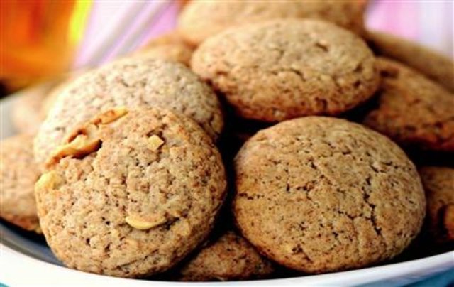 1 kepekli kurabiye (şekersiz)