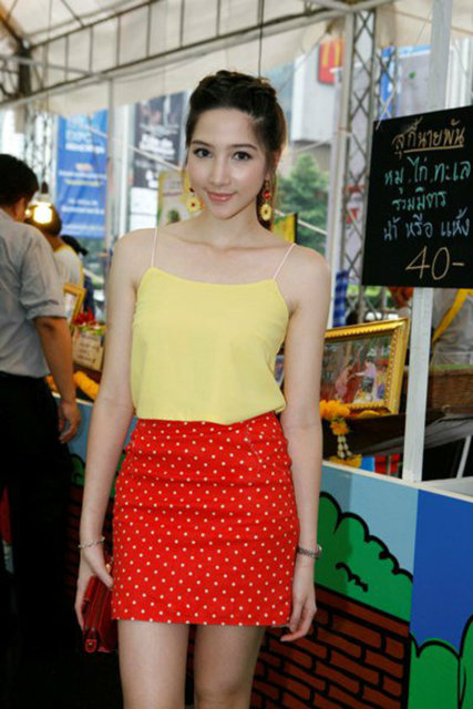 Bu kızlar "sosyete" olmak için doğdu. Sahip oldukları yaşam tarzı birçok - insanı kıskandıracak cinsten.