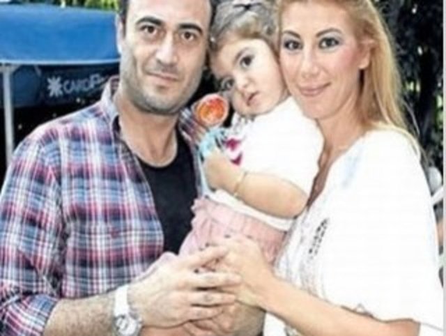 Minicik kız çocuklarına yan gözle bakan gözleriniz kör olsun. O kokuşmuş sadece bir tek organının komutu ile çalışan beyinleriniz çürüsün inşallah.