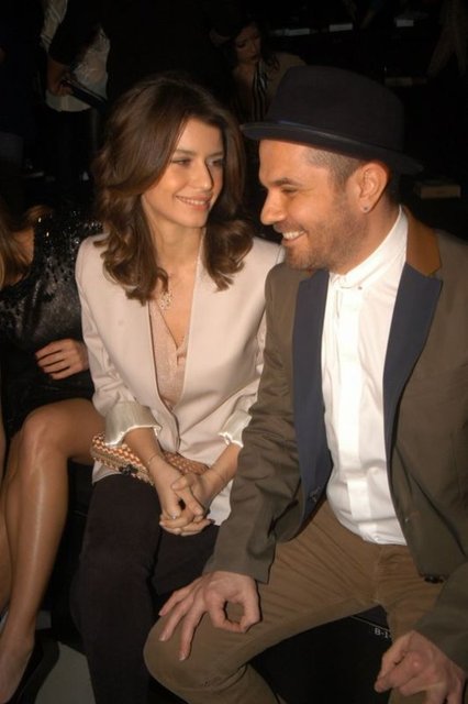 Kadın olmak zor, güzel bir kız olmak çok zordur ülkemde… Bugün o güzel yüze baktıkça neler geçiyor aklımdan: İlkokulda etek açmayı oyun yapan sınıf arkadaşlarımın hedefi olmak, okul eteğiyle eve yürürken yediğim onca laf...