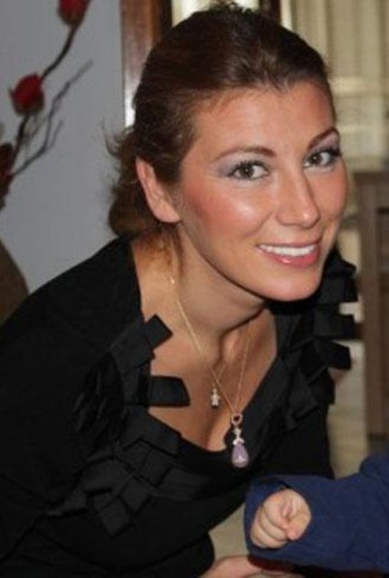 SİNEM BAYRAKTUTAR - Bugün buraya daha 2 gün önce dünyaya gözlerini açan minik kızımın ve ablasının süslü püslü mutlu güzel resimlerini koymak isterdim.