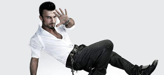 TARKANBugün ben de siyah giyindim.. Özgecan Aslan için yastayım.. Bu ülkede kadına yönelik şiddet ve cinayetlere tanık oldukça içim yanıyor ve erkekliğimden utanıyorum...