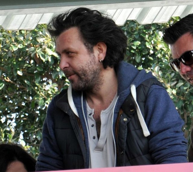 NEJAT İŞLERZ Hiç bir cümle, küfür, beddua, ceza 'meleğime toprak atmayın' diyen bir babanın feryadı kadar ağır olmayacak .. #ÖzgecanAslan