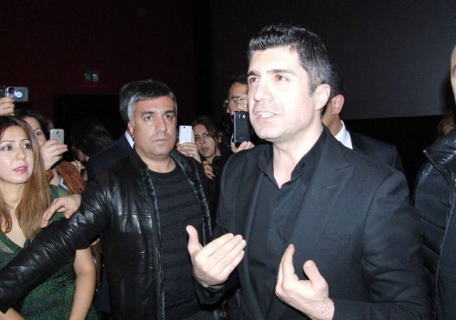 bakımsız, işinde beceriksiz, zeki değil ama kurnaz olan, dünya görüşü,genel kültürü bulunmayan, gelişmeye ve ögrenmeye kapalı, yasadığı dini dili okuyarak değil ordan burdan dinleyerek yaşayan, eli s***n'de, ağzı küfürde...