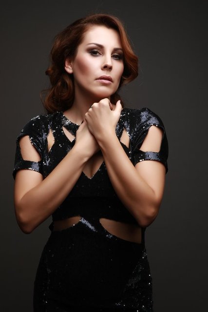 FUNDA ARAR  - Özgecan'ın fotoğrafını "Ahhh yavrucuk... İçim acıyor. Bitsin artık bitsiiiin" notuyla paylaştı.