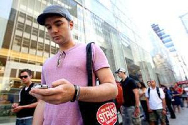 5- Akıllı cep telefonlarınızı atın - Sürekli e-postalarınızı kontrol etmek dikkatin dağılmasına ve üretkenliğin azalmasına neden olur.