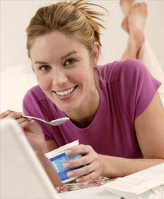 16- Yoğurt yiyin -  - Probiyotik yoğurtlar mideye iyi geliyor. Ancak fareler üzerinde yapılan araştırmalar yoğurdun beyne de iyi geldiğine işaret ediyor.