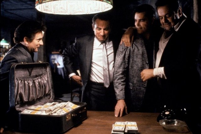En İyi Uyarlama Senaryo Adayı, En İyi Kurgu Adayı, En iyi Yardımcı Erkek Oyuncu Adayı  - 1 Oscar aldı; En iyi Yardımcı Erkek Oyuncu (Joe Pesci)