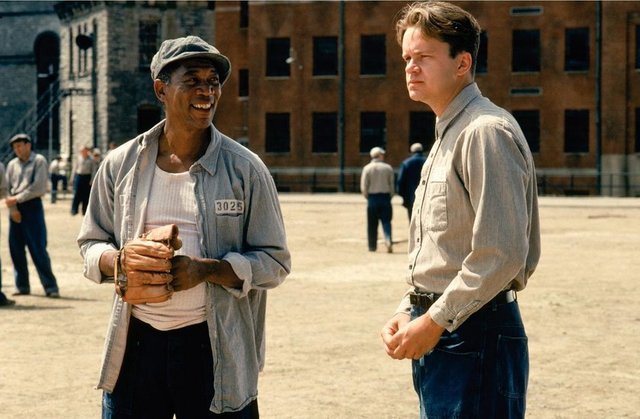 Bugüne kadar yapılmış en iyi filmlerden biri olarak kabul edilen Shawshank'a Akademi'nin nasıl olup da hiç ödül vermediği merak konusu.