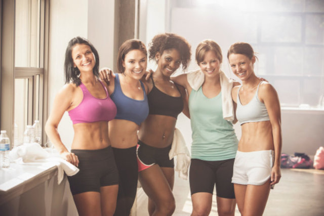 Kendinizi sağlıklı insanlarla çevrelerseniz  - Hayatınıza kötü etki eden şeyleri elerseniz, erken ölüm riskiniz de önemli ölçüde azalır. Eğer sağlıksız arkadaşlarınız varsa onların sağlıksız yaşamına ortak olmak için bahaneler bulmaya başlarsınız.