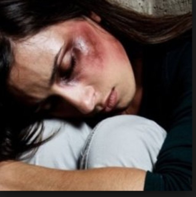 Mekkiye Özdemir - İzmir'in Buca ilçesinde eşiyle tartıştıktan sonra cinnet geçiren Enver Özdemir eşi ve kızını tabancayla öldürdü.