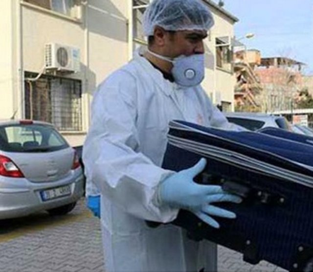 Hadiya Al Casım - Hadiya Al Casım nedeni bilinmeyen bir sepeple öldürüldü. Zanlı kadının gövdesini valize koyup bir evin duvarına bıraktı.