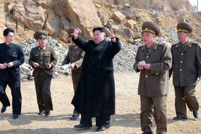 Yine aynı kitapta Kim Jong-Un'un 9 yaşında bir yat yarışına katılıp birinci olduğu bilgisi de yer alıyor.