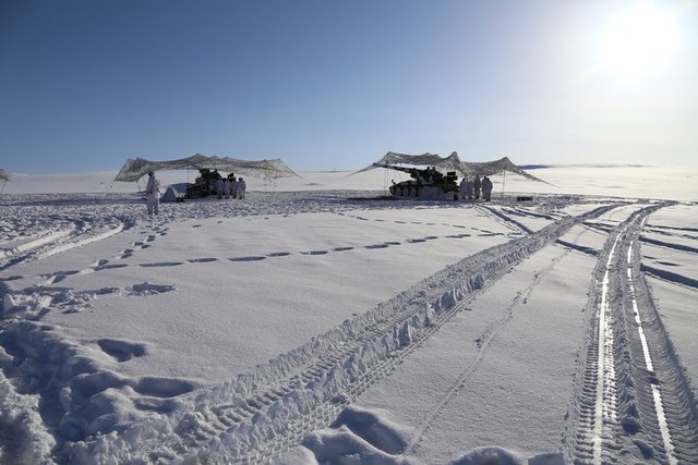 Bu arada, 14. Mekanize Piyade Tugay Komutanlığı tarafından, Seyir Tepesi'nde "Çığ Takımı Teçhizat" sergisi açıldı.