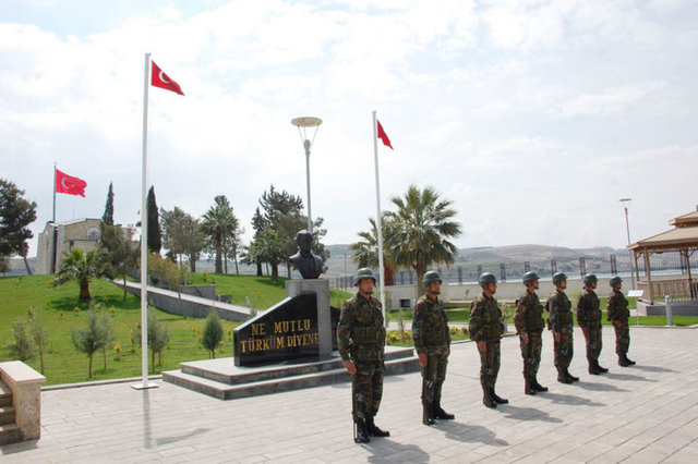 Yeni ortaya çıkan durum üzerine Türkiye ve Suriye hükûmetleri arasında yapılan görüşmeler sonucunda imzalanan antlaşmaya göre; Türbe, müştemilatı ile birlikte Karakozak köyü yakınındaki yeni yerine nakledilmiştir.
