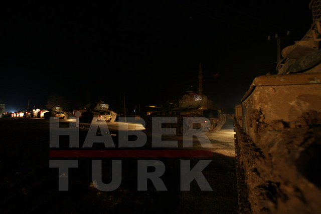 İHA'lardan elde edilen görüntüler Genelkurmay Başkanlığı Harekat Daire Başkanlığı'nda yetkililer tarafından saniye saniye izlendi. -