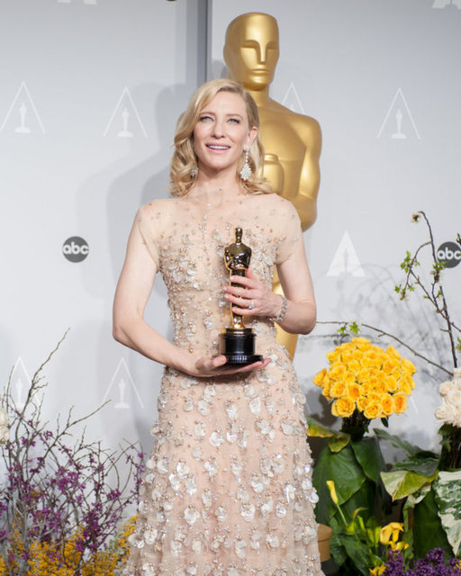 Kadınsan sarışın ol:  Oscar kazandıran kadın karakterlerin saç renkleri: %37.5 sarışın, %32.5 kumral, %15 kızıl, %10 siyah, %5 beyazlamış.