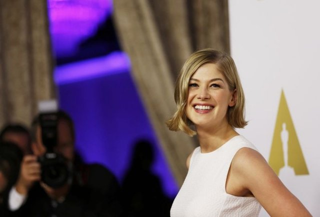En iyi kadın oyuncu adayı (Rosamund Pike).