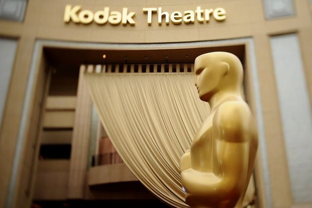 Zerre kadar ilginiz olmasa da çevrenizde birileri mutlaka yarın filmler hakkında atıp tutacaktır.